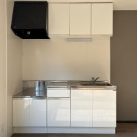 葉山町堀内の賃貸物件/キッチン｜清潔感のある今時のシステムキッチン