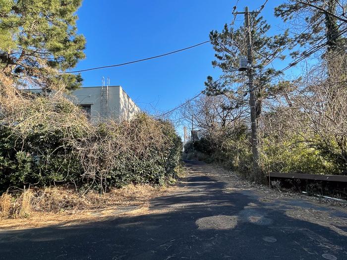 鎌倉市津西の売買物件/敷地中央から南側方向