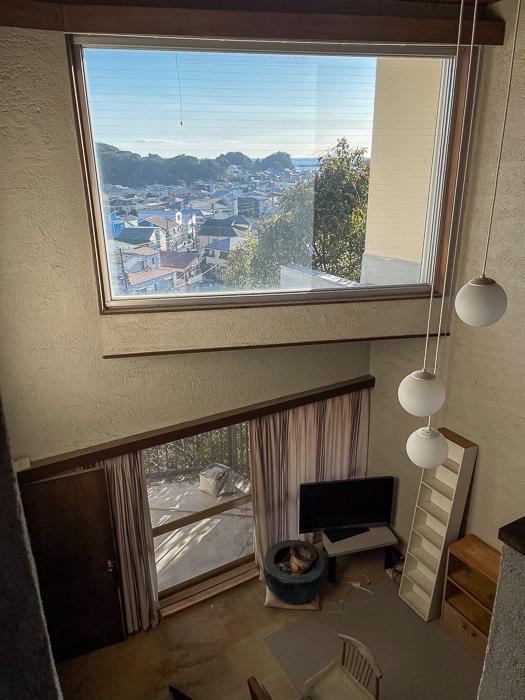 鎌倉市津西の売買物件/南の戸建｜大きなピクチャウインドウ