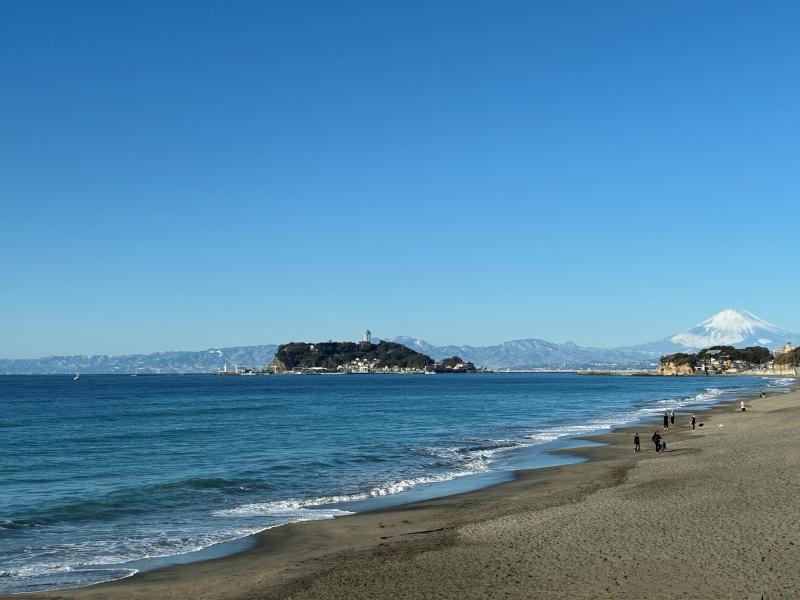 鎌倉市七里ガ浜一丁目の賃貸物件/周辺｜冬のある日。七里ガ浜の海から江ノ島と富士山がくっきりと見えました