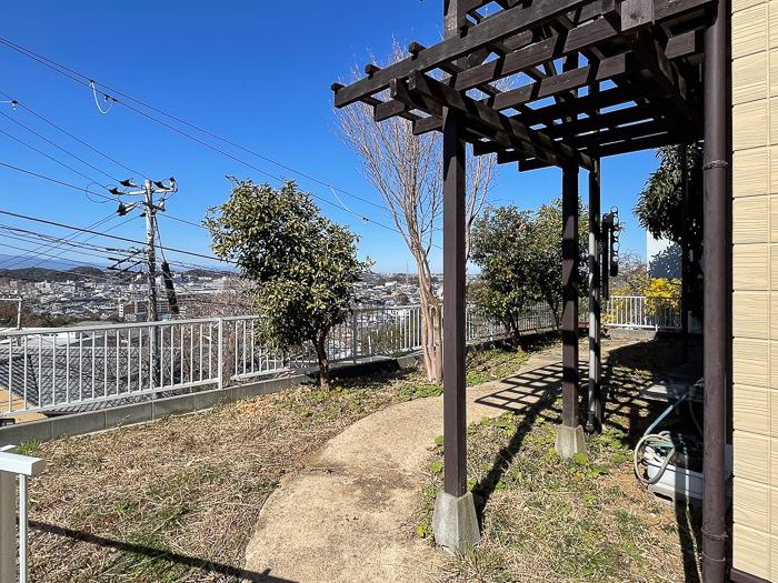 鎌倉市大船の売買物件/庭とパーゴラ