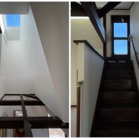 鎌倉市大船の売買物件/左｜階段上のトップライト　右｜ルーフバルコニーへの階段