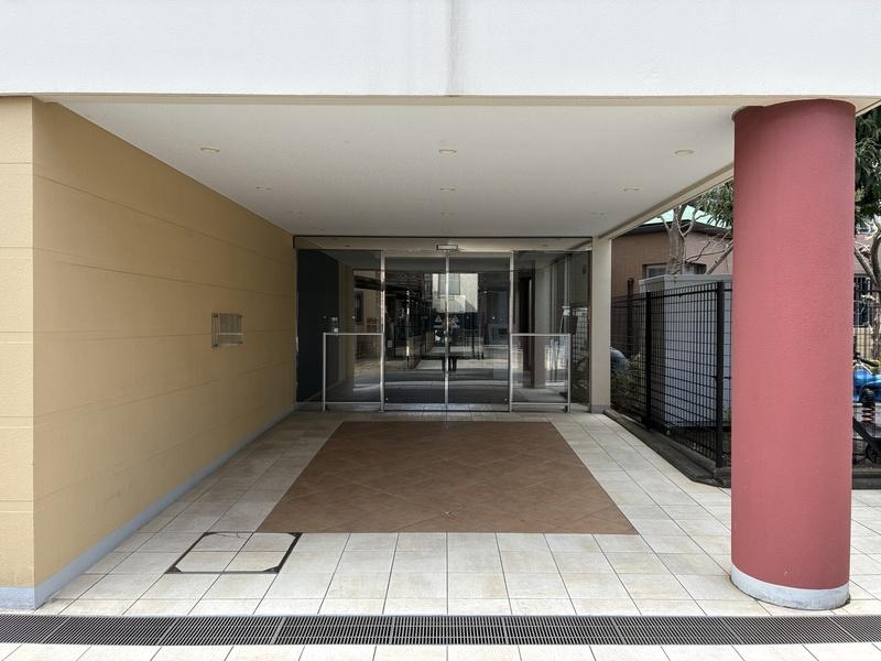 鎌倉市材木座三丁目の売買物件/マンションエントランス