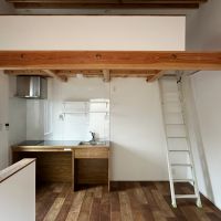 鎌倉市西御門一丁目の賃貸物件/G2の2階｜この区画だけ梯子でロフトへ上がるスタイル