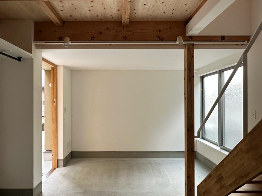 鎌倉市西御門一丁目の賃貸物件/G2の1階｜アトリエも可能です。イーゼルを立てて一心に絵と向き合ったり無心で木を掘ったり