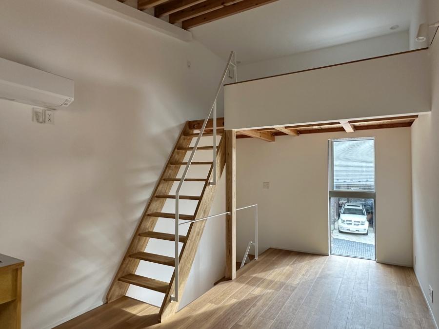 鎌倉市西御門一丁目の賃貸物件/G6の2階｜ここはロフトに窓もついています