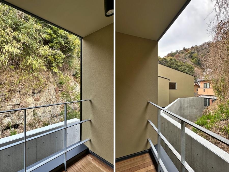 鎌倉市西御門一丁目の賃貸物件/G6のバルコニーから外を見る