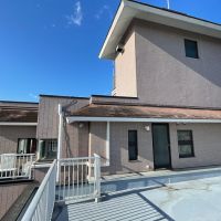 足柄下郡湯河原町吉浜の売買物件/南側バルコニーから見た専有部分と塔屋