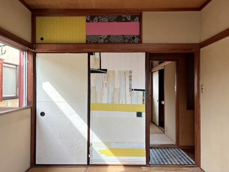 鎌倉市腰越三丁目の売買物件/2階 和室2｜パッチワーク風の襖。あえて残してみるのもアリかもしれません