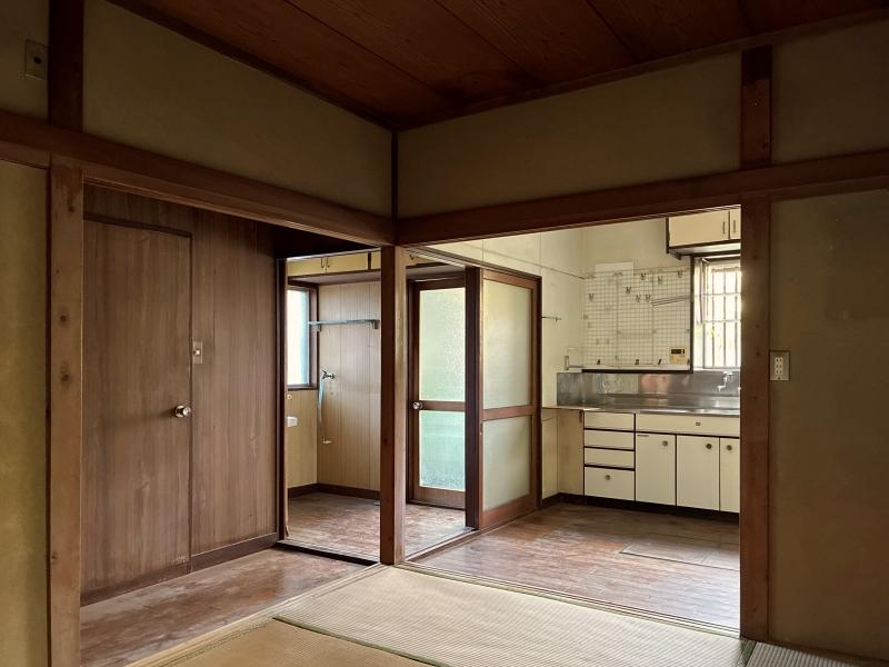 鎌倉市腰越五丁目の売買物件/1階 和室1｜上の垂れ壁も取り払えば、グッと明るくなりそう