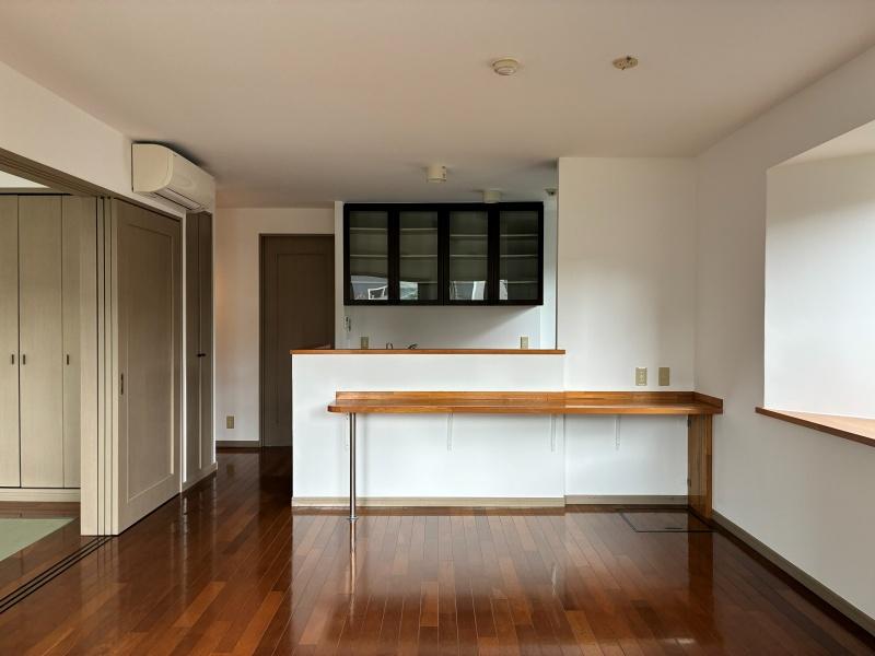 藤沢市片瀬海岸三丁目の賃貸物件/南側バルコニーから見て。LDKと和洋室はつなげて使うことも、仕切って使うこともできます