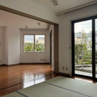 藤沢市片瀬海岸三丁目の賃貸物件/今度は和洋室側から見てみます。リビングと和洋室はフラットに繋がります