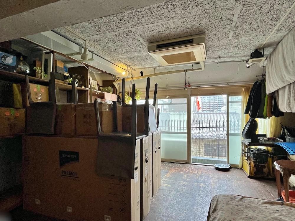 中央区月島四丁目の売買物件/荷物が山積みですが、天井に可能性を感じます