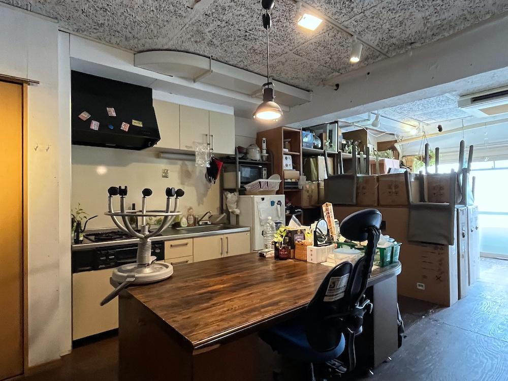 中央区月島四丁目の売買物件/リビングダイニングキッチンもどこか雰囲気がある