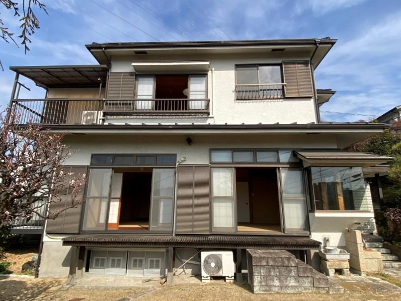 鎌倉市大船六丁目の賃貸物件/写真の画角に収めるのが難しいほど、ドンと構える大きな戸建