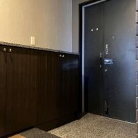 三浦郡葉山町堀内の賃貸物件/玄関｜靴箱もあり、余裕のあるスペース。