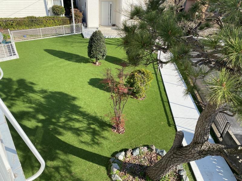 横浜市金沢区寺前一丁目の賃貸物件/裏側の庭│日当たりが良く、心地よい風が届きます