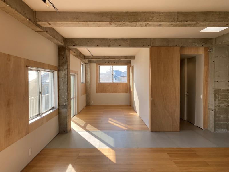 横浜市金沢区寺前一丁目の賃貸物件/南側の洋室