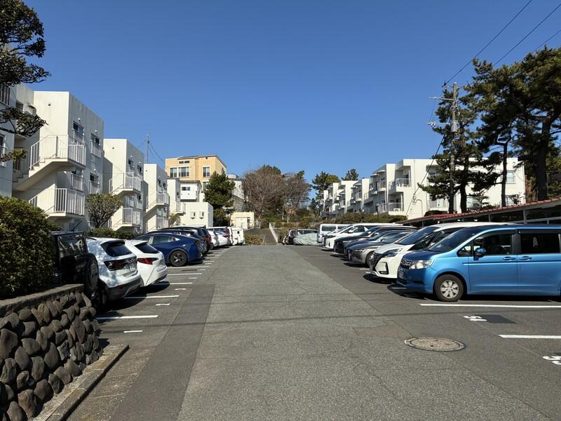 藤沢市辻堂太平台二丁目の売買物件/敷地に対してゆったりと2棟の建物が建ちます