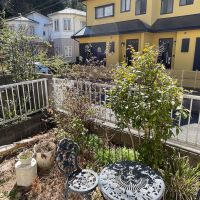 鎌倉市二階堂の売買物件/庭部分はリビング掃き出し窓と同じ高さでウッドデッキにするのもよいでしょう