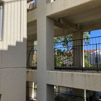 平塚市唐ケ原の売買物件/共用部｜光と影の美しさにほれぼれ。