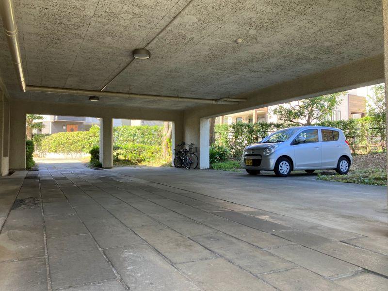 平塚市唐ケ原の売買物件/駐車場｜ピロティタイプと平置きタイプがあります。