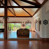 逗子市小坪五丁目の売買物件/共用のロビーはリゾートホテルのよう