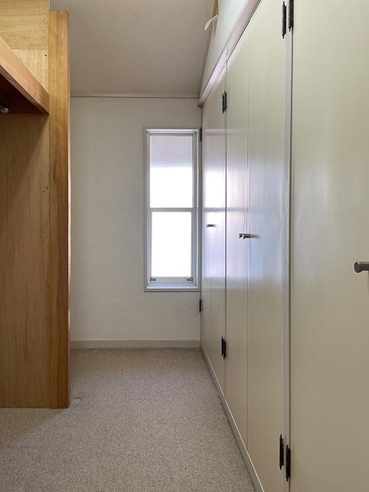 鎌倉市長谷一丁目の売買物件/2階寝室につながるウォークインクローゼット