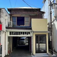 鎌倉市御成町の賃貸物件/建物のアプローチ｜このトンネルをくぐった先にあります