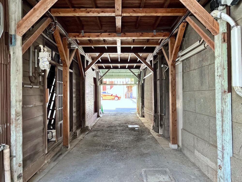 鎌倉市御成町の賃貸物件/トンネルにある壁にもなにかアートが作れたら楽しいなと思っている