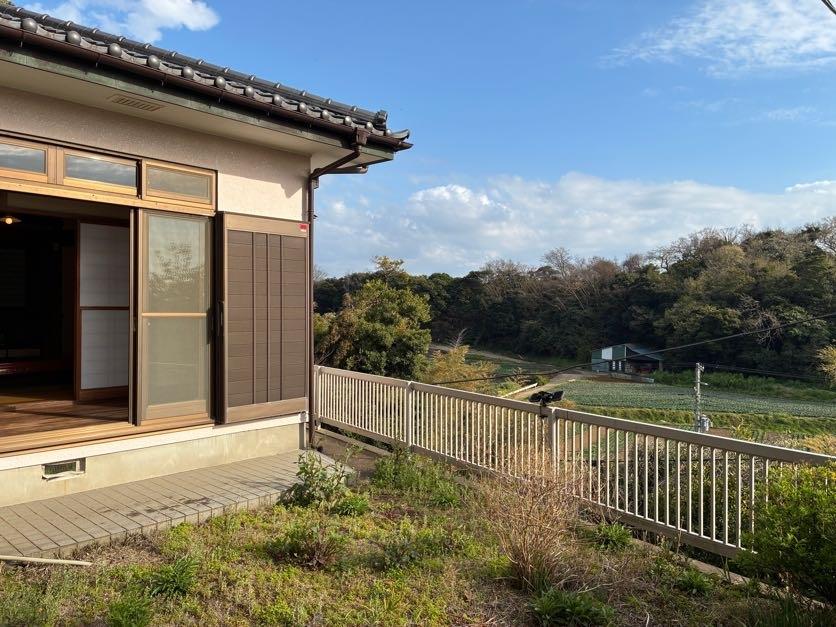 三浦市初声町高円坊の売買物件/庭からの眺望｜遮るものがない高台からは空が広く見えます
