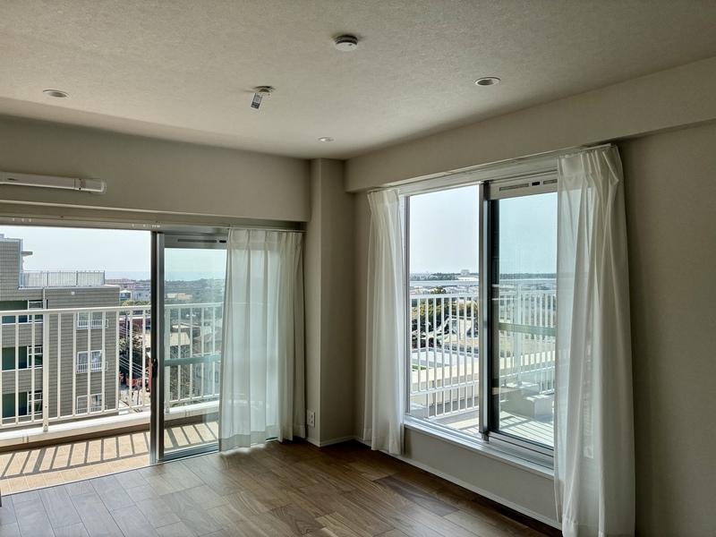 藤沢市鵠沼海岸五丁目の売買物件/リビング