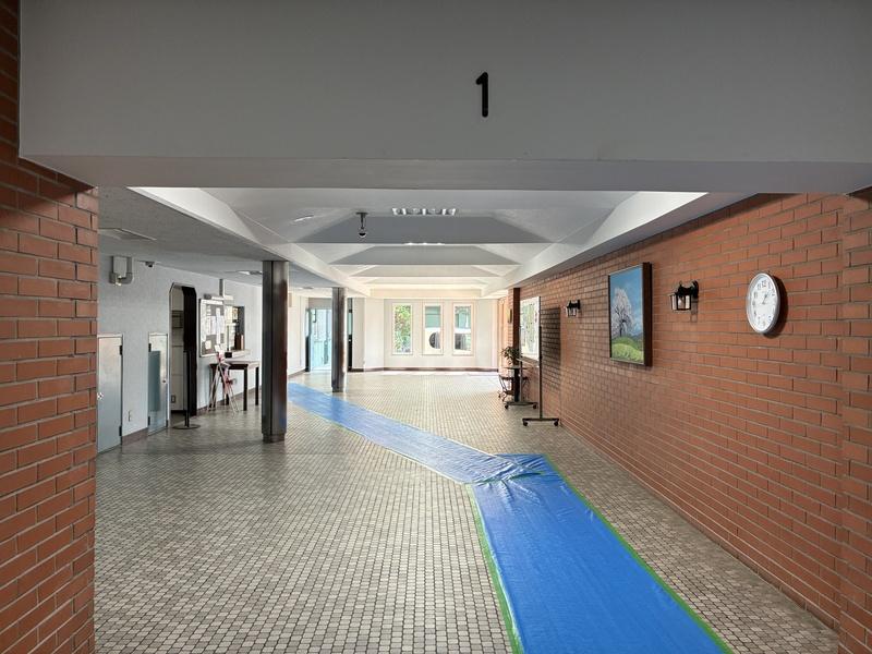 藤沢市鵠沼海岸五丁目の売買物件/共用部（1階のホール）