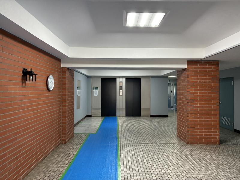 藤沢市鵠沼海岸五丁目の売買物件/エレベーターは2基