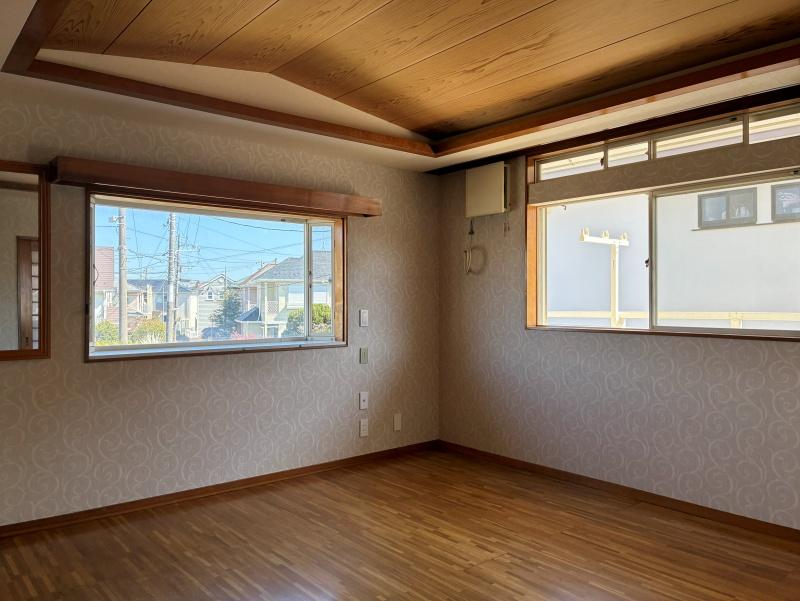 藤沢市辻堂元町三丁目の賃貸物件/洋室｜天井高・2面採光のおかげで広々しています