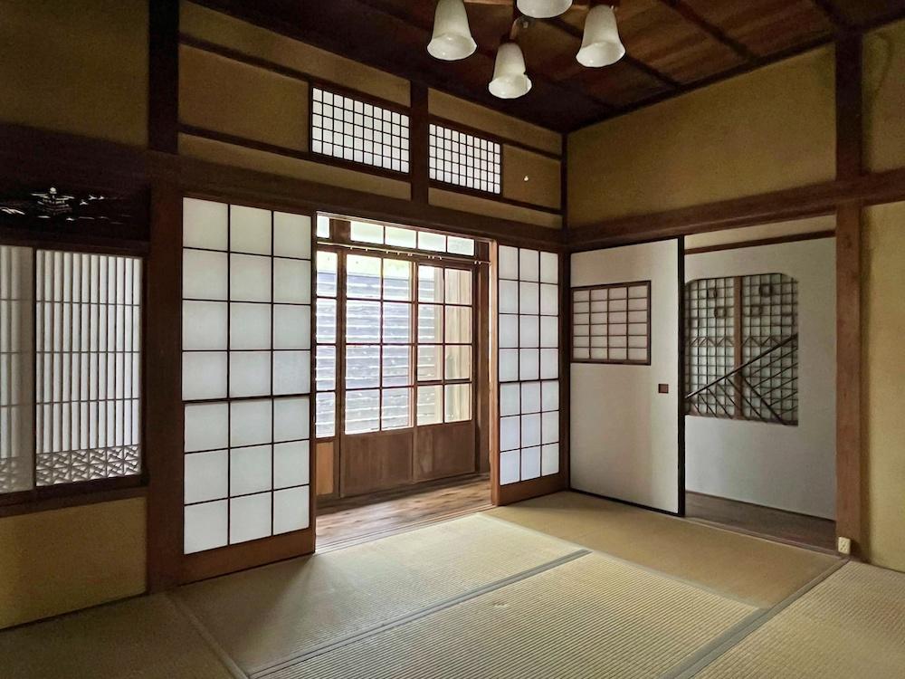 鎌倉市坂ノ下の賃貸物件/1階6畳和室｜建具の障子が美しい仕事をしています
