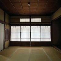 鎌倉市坂ノ下の賃貸物件/1階和室｜障子を閉じて少し暗い感じも美しい