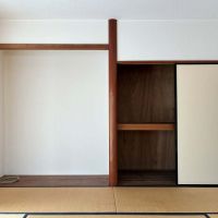 三浦郡葉山町長柄の賃貸物件/和室｜約8帖。収納はこんな感じ