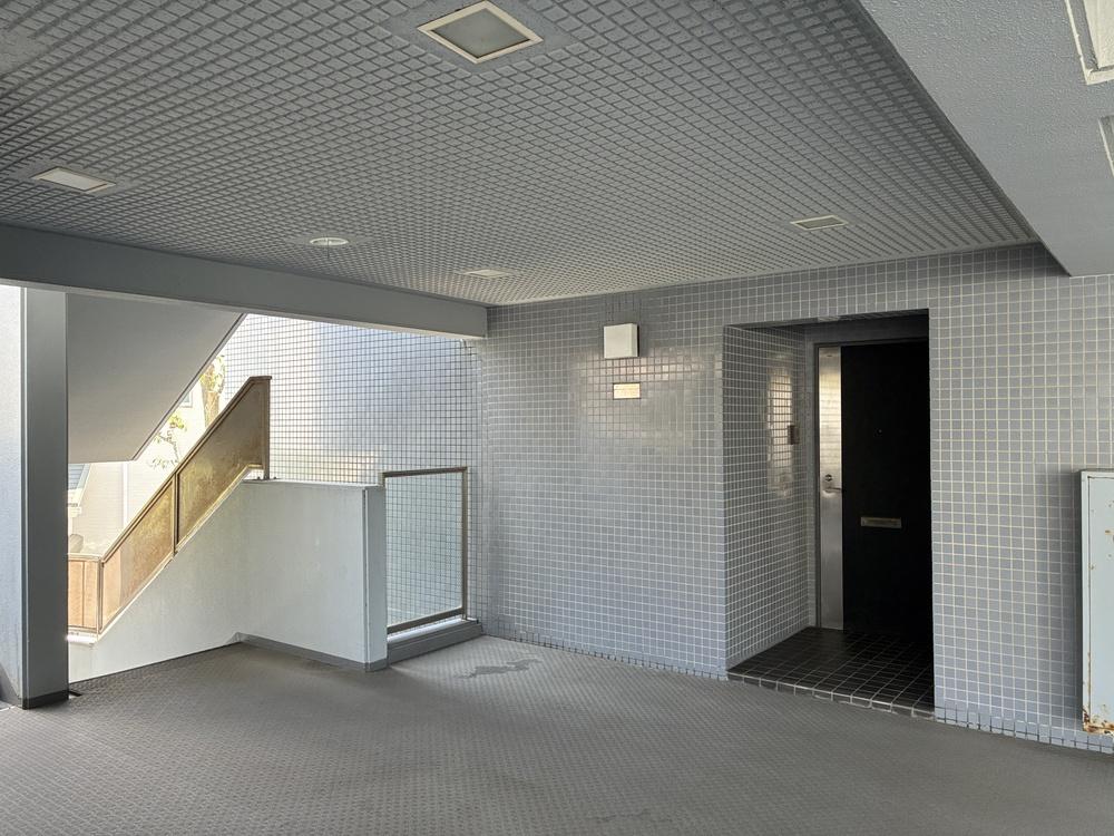 鎌倉市由比ガ浜三丁目の賃貸物件/共用廊下部分もゆとりがあります