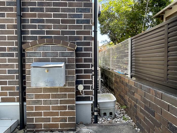 茅ヶ崎市東海岸一丁目の賃貸物件/ポストと外水栓