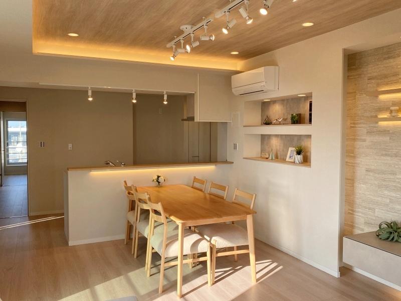 藤沢市片瀬海岸二丁目の売買物件/LDK約18.8帖│キッチンで調理しながら、ふと顔を上げれば江の島が見えます