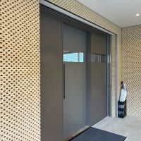 鎌倉市雪ノ下一丁目の賃貸物件/共用部｜壁の造りが凝っています（ビル全体で共通）