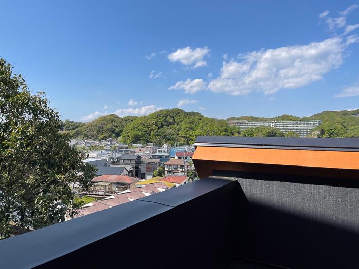 逗子市桜山五丁目の売買物件/3階西側にもバルコニー