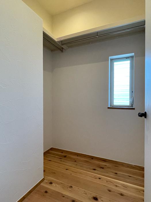 逗子市桜山五丁目の売買物件/1階のウォークインクローゼット