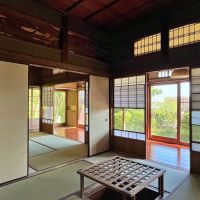 二宮町二宮の賃貸物件/6帖和室に二部屋をふすまを開けてみる