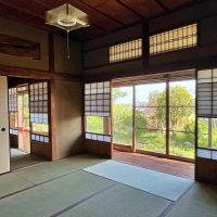 二宮町二宮の賃貸物件/8帖和室と6帖のこたつの部屋、そして庭との関係