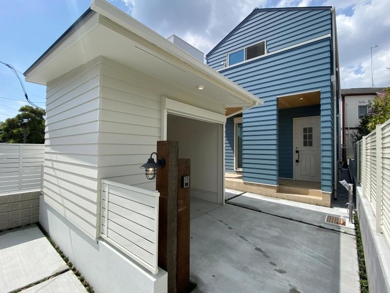 藤沢市辻堂五丁目の売買物件/外観│門柱には枕木が使用されています