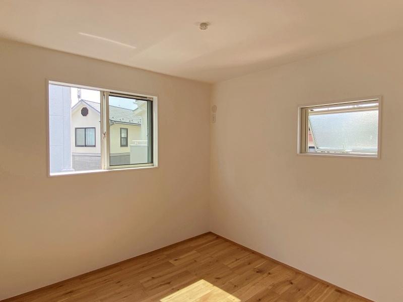 藤沢市辻堂五丁目の売買物件/2階北西側洋室4.6帖│同じ広さの部屋がもう一部屋あります