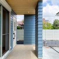 藤沢市辻堂五丁目の売買物件/ゆとりのある玄関ポーチ│天井は無垢の杉板張り