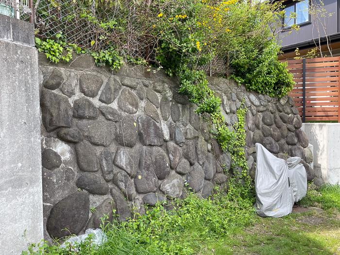 鎌倉市台四丁目の売買物件/玉石擁壁はRCで再築造する必要があります